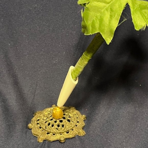 VTG Pen Holder Desk Wedding Reception Brass Ornate Filigree Metal Base 3" - Picture 4 of 9